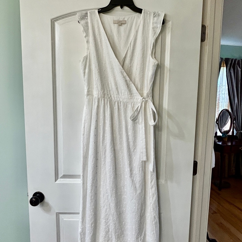 LOFT White Wrap Dress Cotton Lined Embroidered Clip Dot Flutter Sleeve  size M